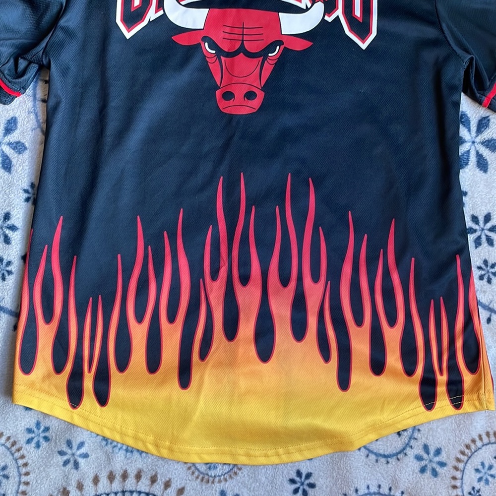 Chicago Bulls button down - Picture 7 of 9